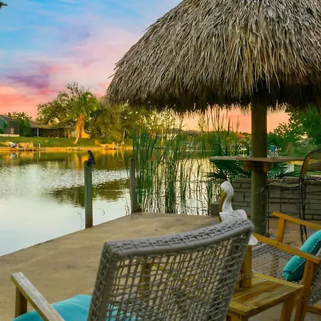 Waterfront Paradise With Htd Pool Kayaks & Games